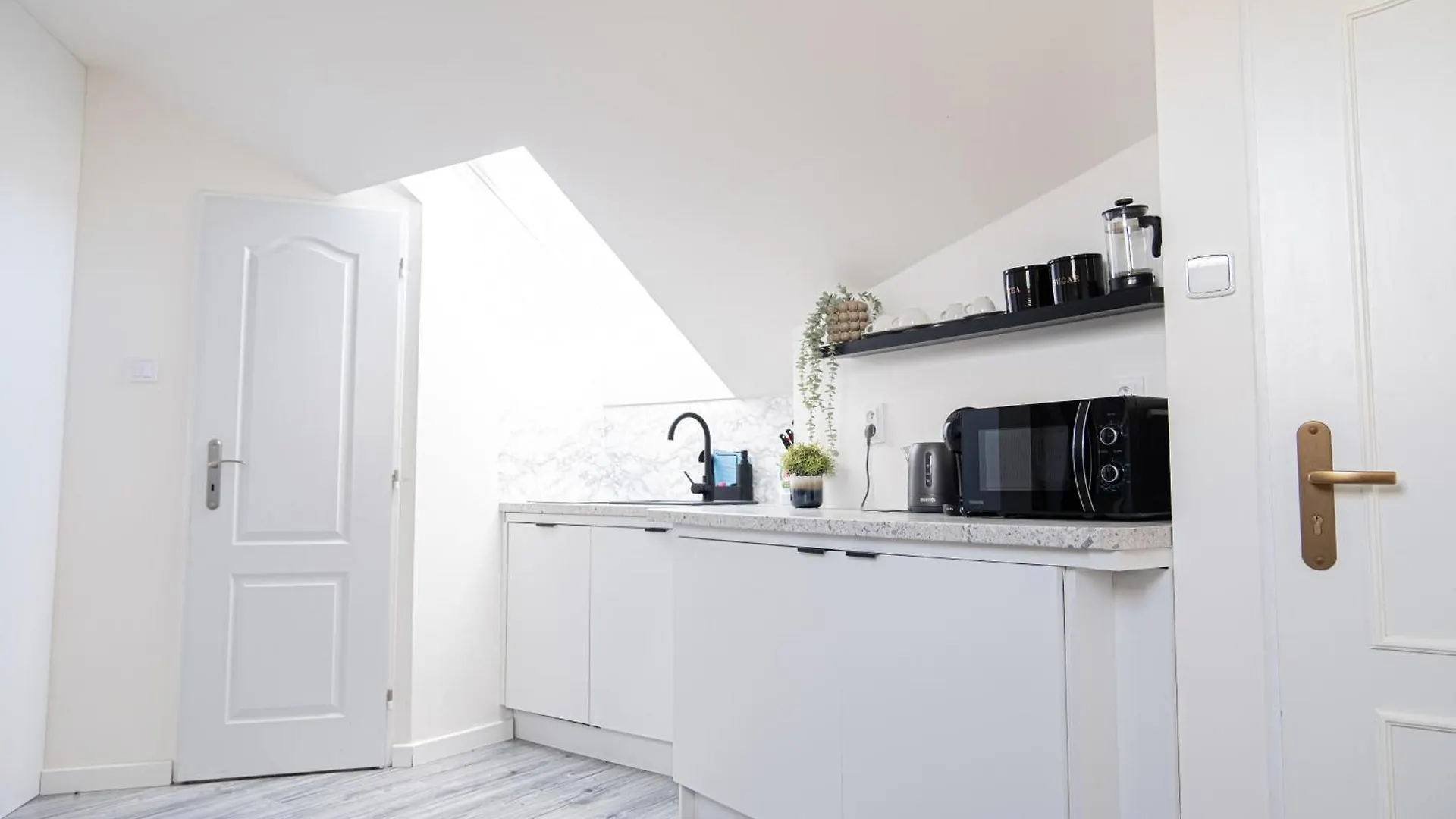 Artsy Roof Top Apartment In City Centre Prague